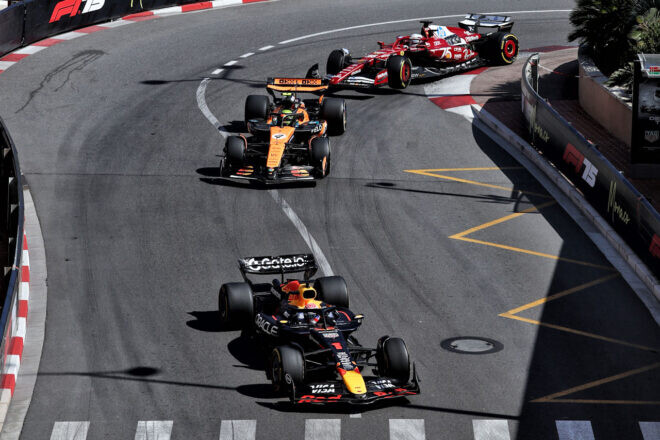 フェルスタッペン、残り1周までステイアウトも、戦略実らず4位「セーフティカーを待ち続けたが何も起こらなかった」
