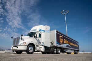 貨物輸送もゼロエミッション化！トヨタ、米LA港プロジェクトに投入する燃料電池大型トラックを公開