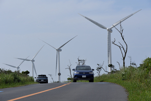 作る電力と走らせる電力を何で生み出すか？　EVのエコ度は国と地域で大きく変わる！