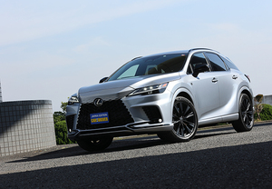 【クルマの通知表】いいもの感満載！ レクサスRXのリーダーモデル、500h・Fスポーツパフォーマンスのダイナミック性能