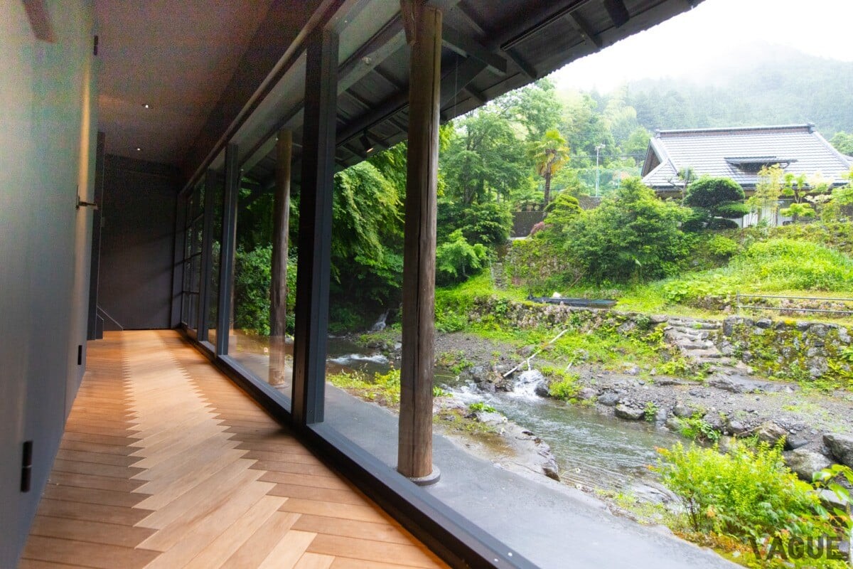 東京・奥多摩の大自然に囲まれた“非日常空間”!? サウナを楽しむことに特化した一棟貸切型の「サウナ宿泊施設」とは