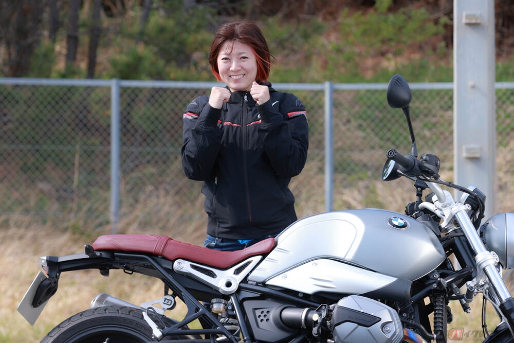 ノーマルでも個性的 Bmw Motorrad R Ninet Scrambler は女子ライダーにも優しいジェントルマンモデル バイクのニュース 自動車情報サイト 新車 中古車 Carview