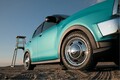 レトロ顔「SUV＆バン」世界初公開！ メッキギラギラの角目デザインデザインが凄い！ 斬新カスタムカーをお披露目へ