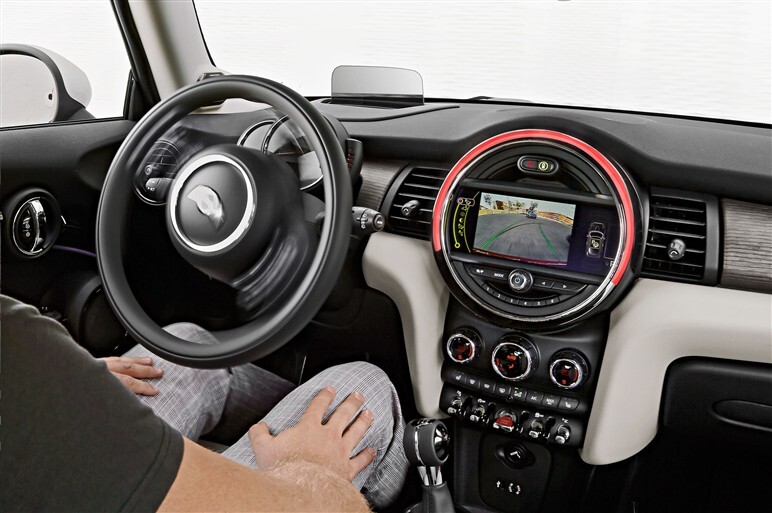 三代目ミニがワールドプレミア。スペック情報も