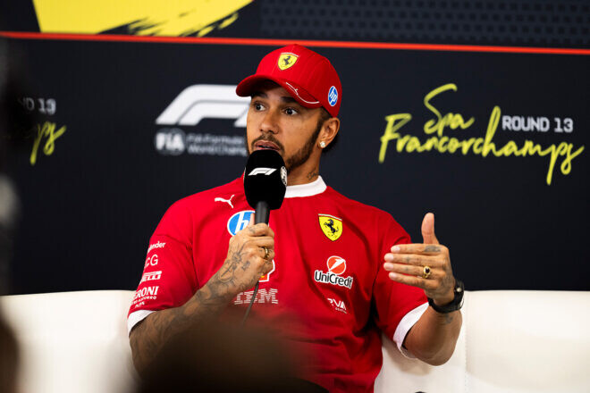 「F1の魅力は進化し続けること」2026年型マシンは操作が複雑化。ハミルトンやサインツは変化を歓迎／F1第13戦木曜会見