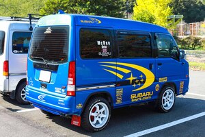 「農道のポルシェ」をコリン・マクレー仕様に！ スバル「サンバー」をDIY率高めのお手軽カスタムで楽しむ…フォグライトカバーは鉢植えを流用!?