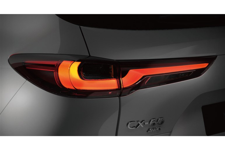 マツダの新型SUV「CX-70」登場！ 本命「CX-80」はどうなる？【写真でチェック】