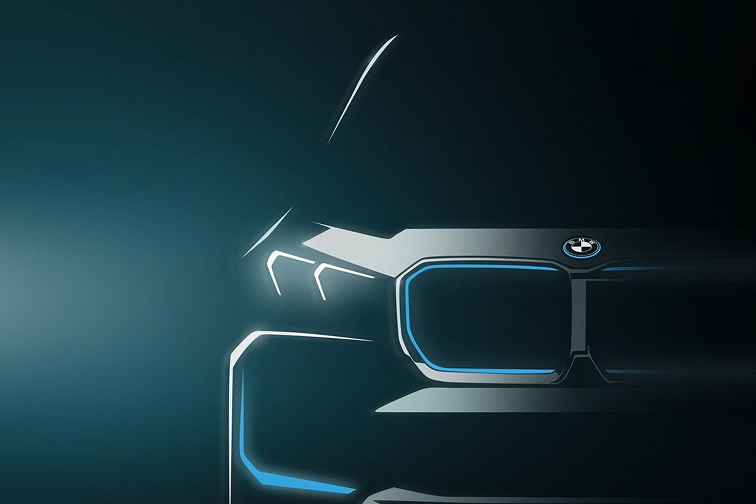 BMWの人気SUV「X1」のEV版は今年中に登場予定。最大のライバルのメルセデス・EQAとの違いは？