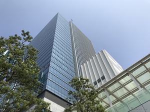 三菱自動車、台湾・ホンハイからEV調達、北米は日産から新型リーフをOEM供給［新聞ウォッチ］