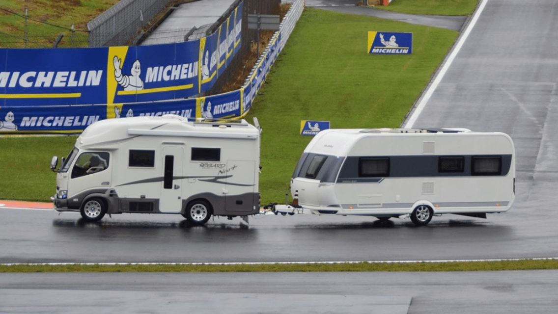 キャンピングカーと牽引式トレーラー くるま旅のプロが教えるそれぞれのメリットとは Auto Messe Web 自動車情報サイト 新車 中古車 Carview