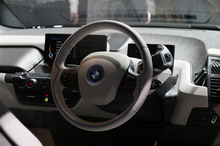 BMW i3とi8遂に日本へ　カーボンとEVの近未来