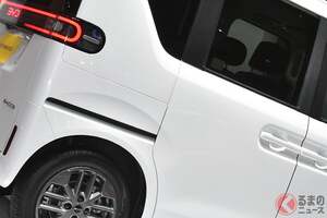 新型「軽ワゴン」世界初公開！ “26年度”発売でカクカクボディに「両側スライドドア」採用！ 「めちゃ広ッ車内」にする為の工夫も！ “元日産エンジニア”の担当者に聞いたBYD「ラッコ」の魅力とは？