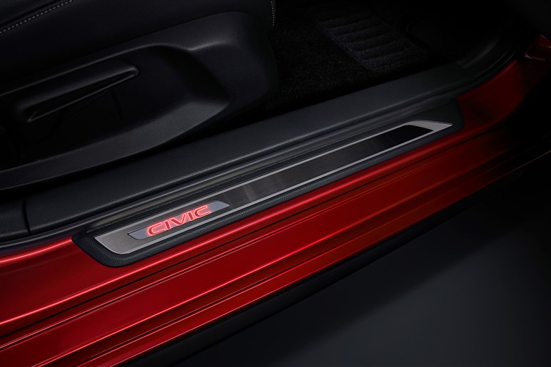 【6速MTの“RS”は420万円】ホンダ シビック改良版価格発表　e:HEVの2グレード化と新色追加など