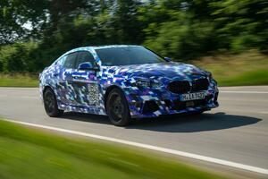 新型「BMW2シリーズ・グランクーペ」のプリプロダクションモデルが公開！　市場導入は2020年の春だ