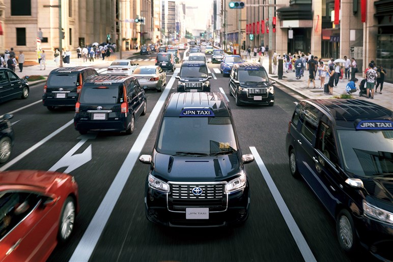 ジャパンタクシー改良で最大の課題「車いす拒否」は先送り。乗務員も困惑する中途半端なユニバーサルデザインとは