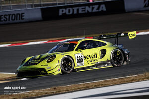 seven x sevenポルシェが勝利で逆転チャンピオン獲得。ST-USAコルベットは速さをみせるもトラブルに泣く【スーパー耐久第7戦決勝】