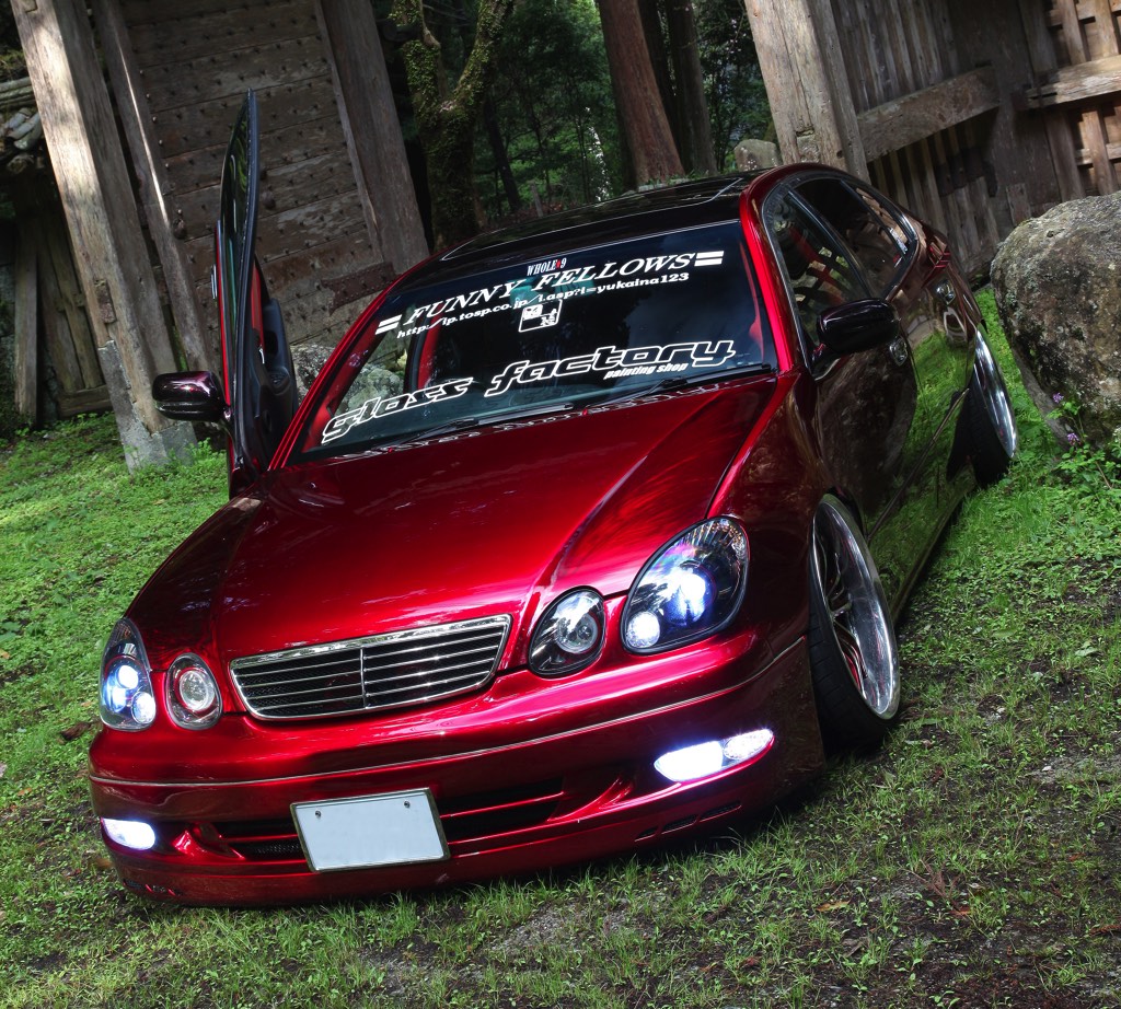 Vipレーシングを目指した真紅のjzs161アリスト 鉄板加工に拘ったワイドフェンダーも注目だ Web Option 自動車情報サイト 新車 中古車 Carview