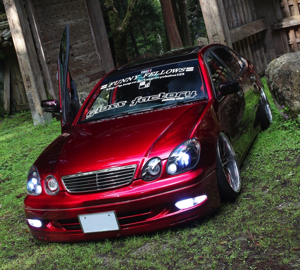 VIPレーシングを目指した真紅のJZS161アリスト！ 鉄板加工に拘っ