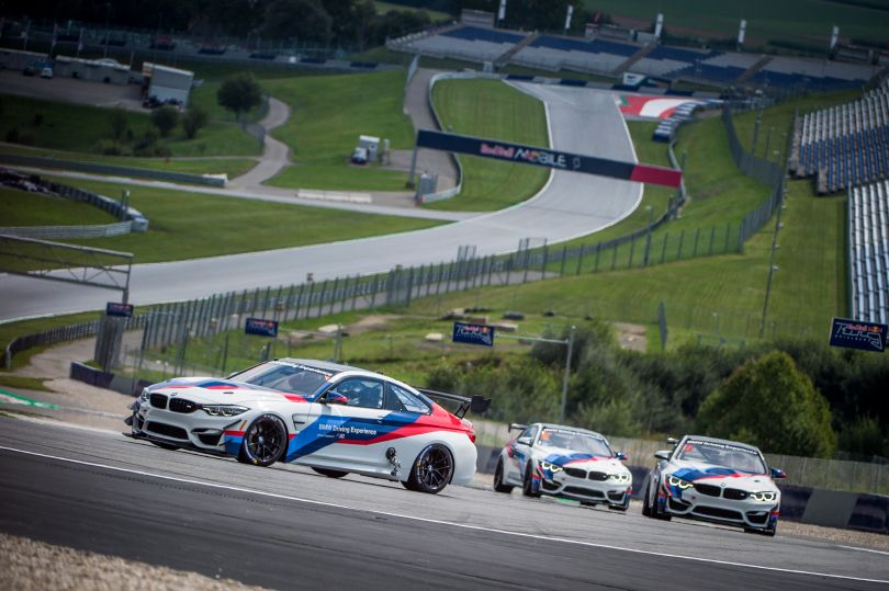 教習車はレーシングカー Bmwが開催する Bmw M Race Track Gt Training とは Gq Japan の写真 19ページ目 自動車情報サイト 新車 中古車 Carview