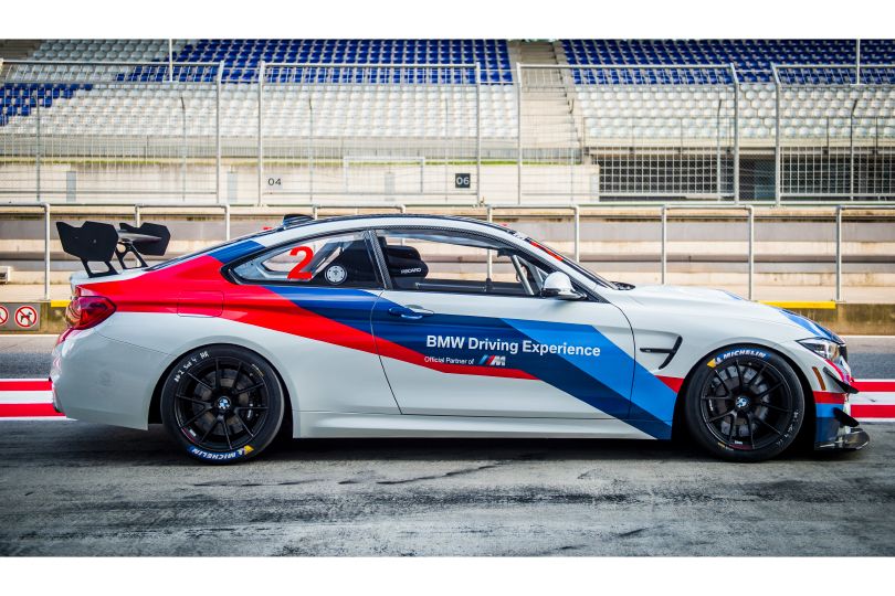 教習車はレーシングカー Bmwが開催する Bmw M Race Track Gt Training とは Gq Japan 自動車情報サイト 新車 中古車 Carview