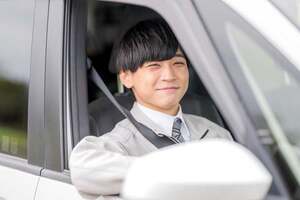 「17歳半で仮免許」は朗報なのか？ 早生まれ高3「ホッと一息」も、若年事故リスク増の懸念！ 制度改正の真価を問う