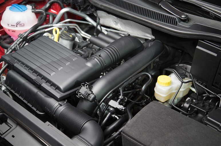 VW ポロ、フェイスリフト版がワールドプレミア