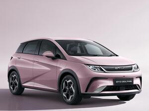 BYDがドルフィンの特別限定車「グレイトフルピンク」を発売。創業30周年を記念して特別装備を追加設定