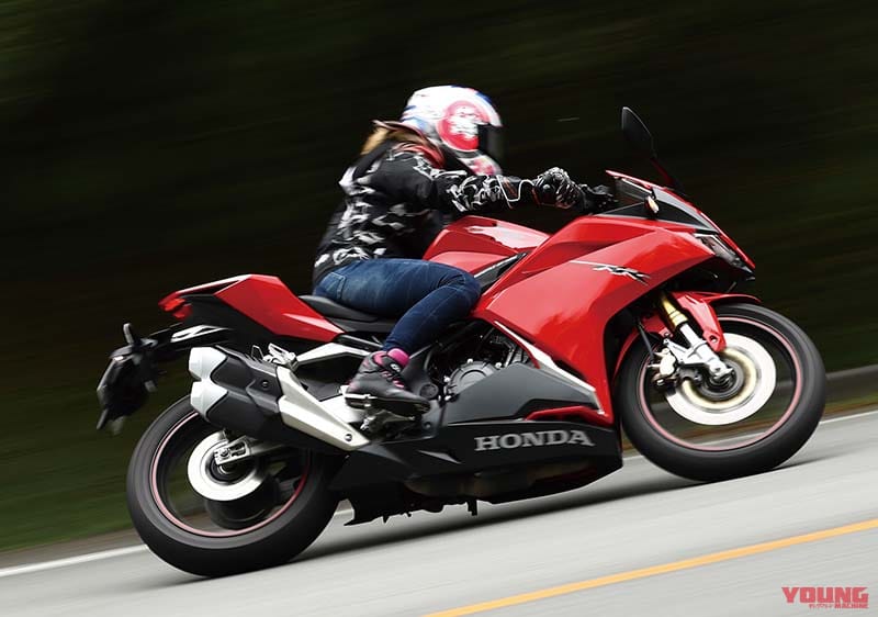 レーシング女子 岡崎静夏のcbr250rr試乗インプレ どこを走っても楽しめる バイクの理想型 Webヤングマシン 自動車情報サイト 新車 中古車 Carview