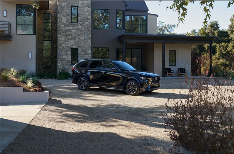 ロー＆ワイドでスポーティ！ マツダが新型SUV「CX-70」を発表。今春発売、北米から