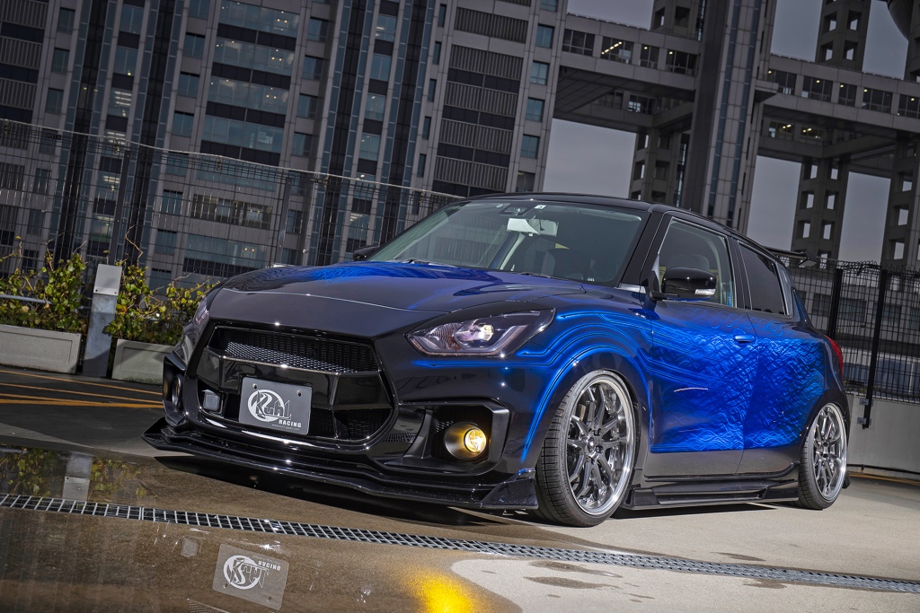 このzc33sスイスポは脱定番すぎる カスタム界のトップビルダーによる提案 Web Option 自動車情報サイト 新車 中古車 Carview