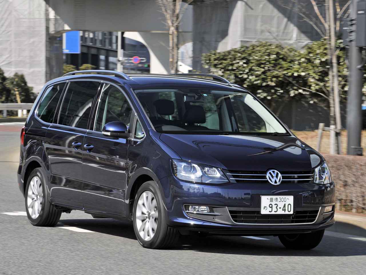 試乗 フォルクスワーゲン シャランが ガラパゴスの日本ミニバン市場に殴り込み 10年ひと昔の新車 Webモーターマガジン 自動車情報サイト 新車 中古車 Carview