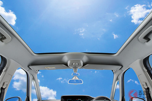 新車で採用増える「ガラスルーフ」 開放感高いが夏は「車内アツすぎ」？ 「ガラス張り天井」で快適を保つ方法は？