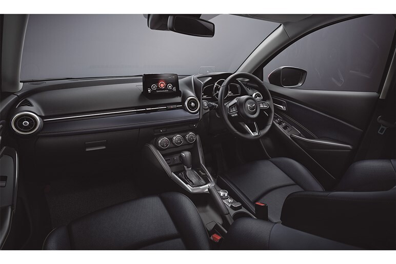 マツダ2は装備が充実したプロアクティブ系が買い。ヤリスやフィットと比べたときの美点は？