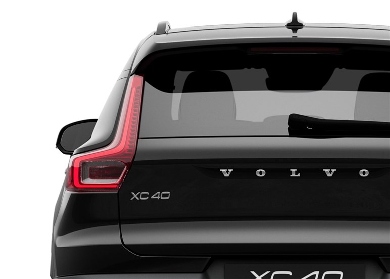 シックで上品。ボルボ「XC40」にダークな特別仕様車が登場、価格は569万円