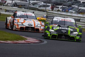 王者トムスがまさかのダブルリタイア。フロントグリルの汚れがトラブルを誘発か……au坪井「運が悪かったとしか言いようがない」｜スーパーGT第7戦オートポリス