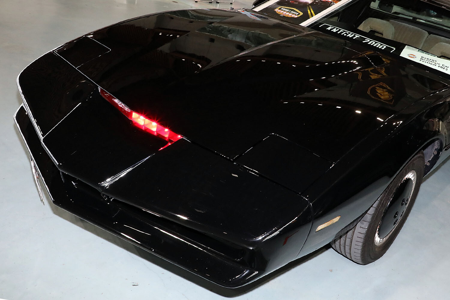 ナイトライダー「ナイト2000」の「キット」の喋りまで完璧再現