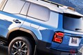 約843万円から！ トヨタ「“新”ランドクルーザー」が凄い！ 2.4リッター「ターボハイブリッド」×斬新“丸目”顔採用！ 原点回帰した「キングオブオフロード車」26年北米仕様とは