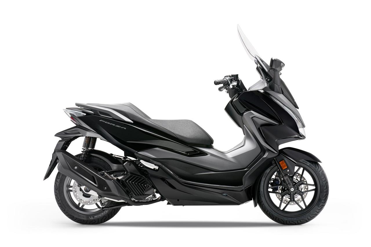 ホンダ フォルツァ125 の21年モデルが登場 欧州で人気のプレミアムスクーターが より実用的に進化 21速報 Webオートバイ 自動車情報サイト 新車 中古車 Carview