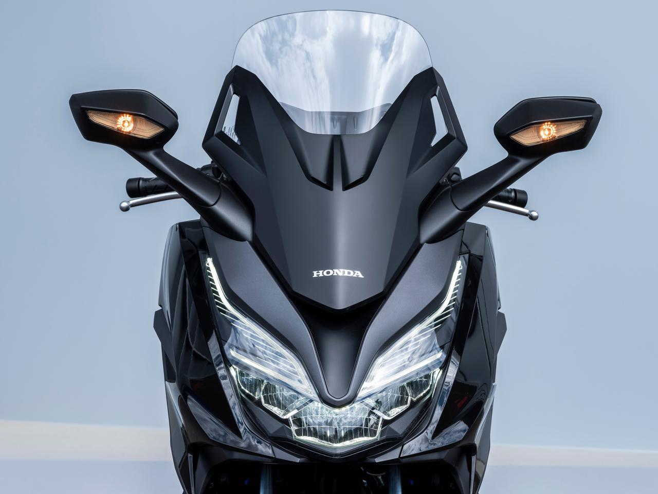 ホンダ フォルツァ125 の21年モデルが登場 欧州で人気のプレミアムスクーターが より実用的に進化 21速報 Webオートバイ 自動車情報サイト 新車 中古車 Carview