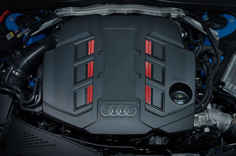 アウディ A4が大幅マイナーチェンジ。Cクラスと3シリーズに肉薄できるか？