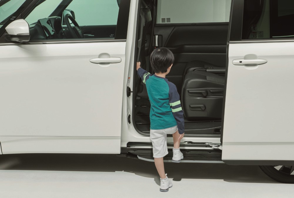 子どもは大人の半分じゃない 意外と知らない 乗車定員 の数え方 軽には何人乗れる Autocar Japan 自動車情報サイト 新車 中古車 Carview