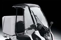 屋根付きスクーターのような小型EV登場　日本のaideaが4輪モデル「AA-i」世界初公開