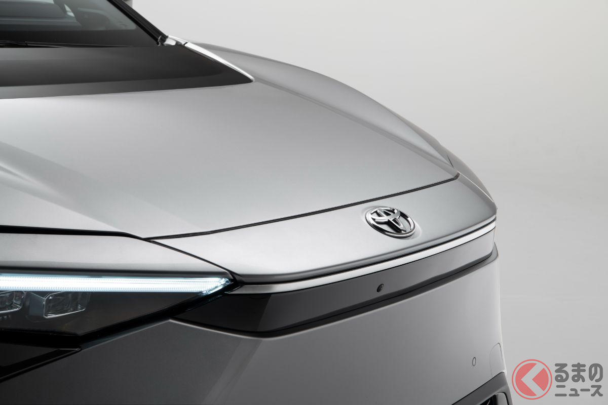 斬新ハンドル採用のトヨタ新型「bZ4X」は2022年発売！ 全固体電池はHVから！ 欧州で脱炭素戦略を発表！