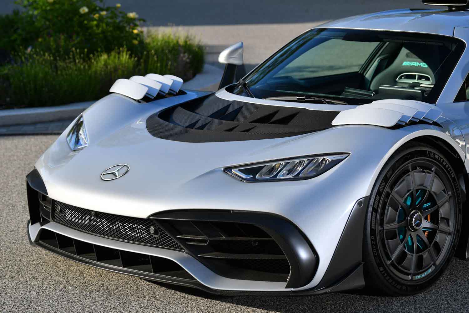 【希少・ディーラー特注】1:43 メルセデス AMG ONE 618rY+8E21L._AC_UF350,