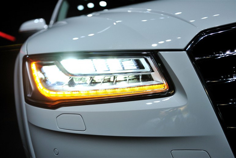 新型A8&S8 新採用LEDヘッドライトに注目