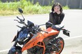 ネイキッドの王様って感じの雰囲気がたまらない！ KTM『390 DUKE』に試乗するよ～高梨はづきのきおくきろく。～