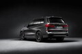 高級感と存在感溢れる漆黒カラーが印象的なBMWの最上級ラグジュアリーSUV「X7 Edition Dark Shadow」