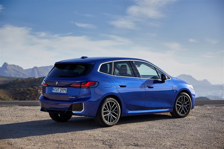 キドニー・グリルの存在感マシマシ！ BMW 新型 2シリーズ アクティブ ツアラー発売。価格は418万円から