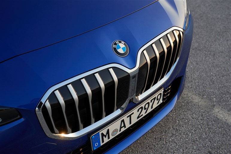 キドニー・グリルの存在感マシマシ！ BMW 新型 2シリーズ アクティブ ツアラー発売。価格は418万円から