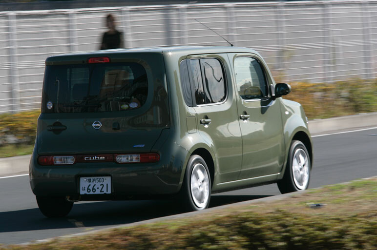 日産デザイン革命児 新型キューブをベタ誉め